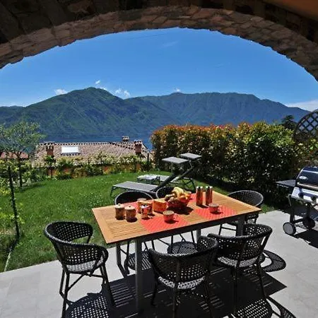 Sleeps 8 Pool Air Con Villa