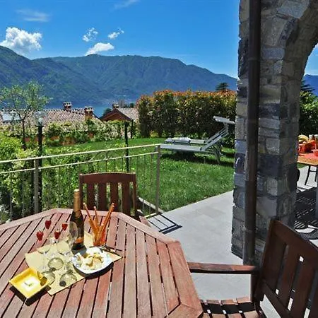 Villa Sleeps 8 Pool Air Con *